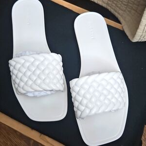 Old Navy Woven Look Sandles